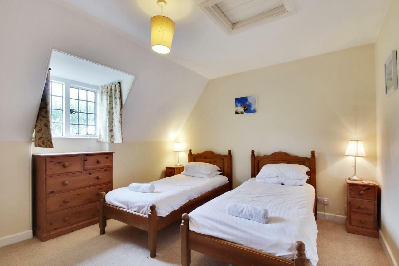 هيث Lympne Castle Cottages المظهر الخارجي الصورة